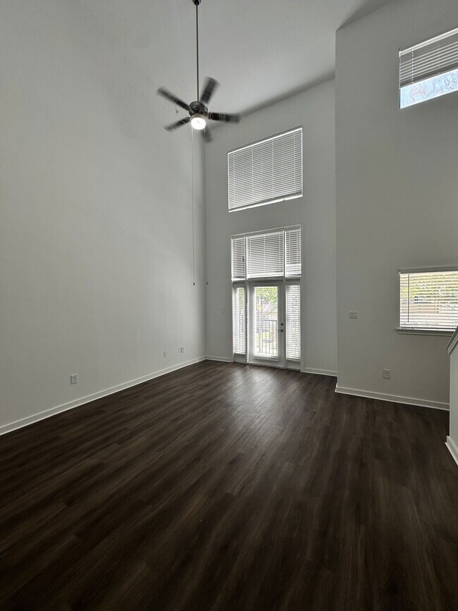 Foto del edificio - 6740 Davidson St