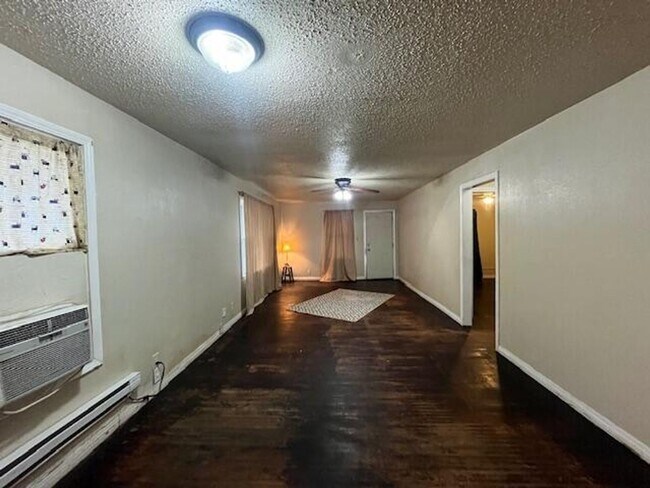 Foto del edificio - 329 NW 84th St