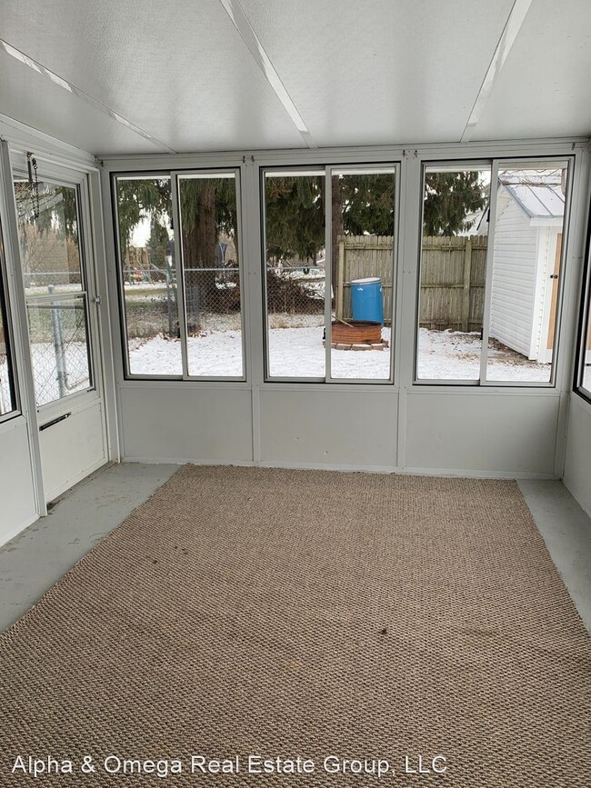 Building Photo - 2 br, 1 bath House - 745 E Irving St Crawford