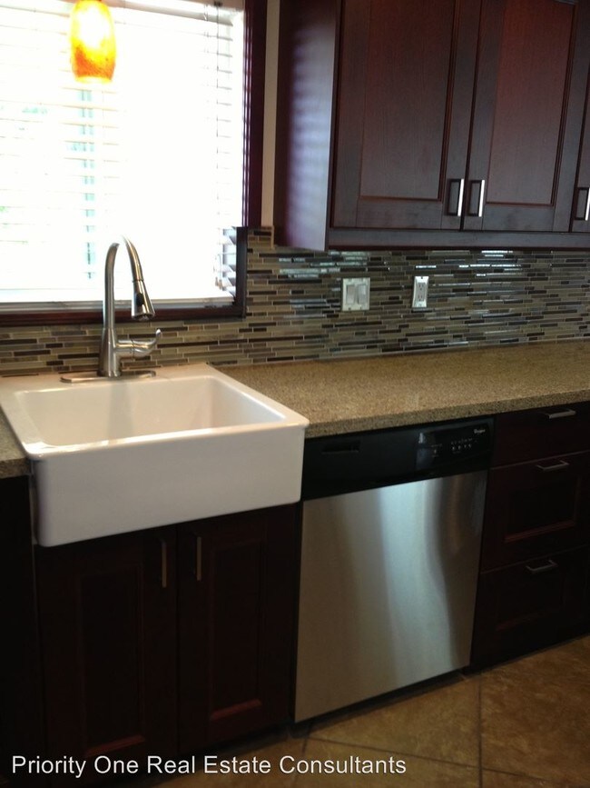 Foto del edificio - 4744 Baylor Dr