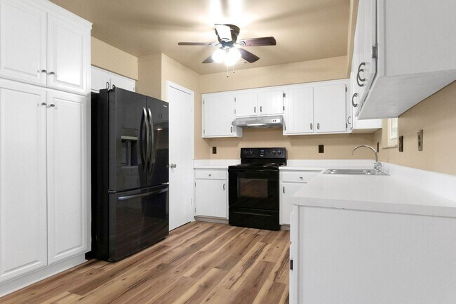 Foto del edificio - Charming 3BR Ranch Style Home on Quiet Cut...