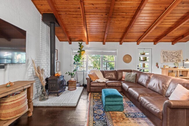 Foto del edificio - 319 Hideaway Lane Central