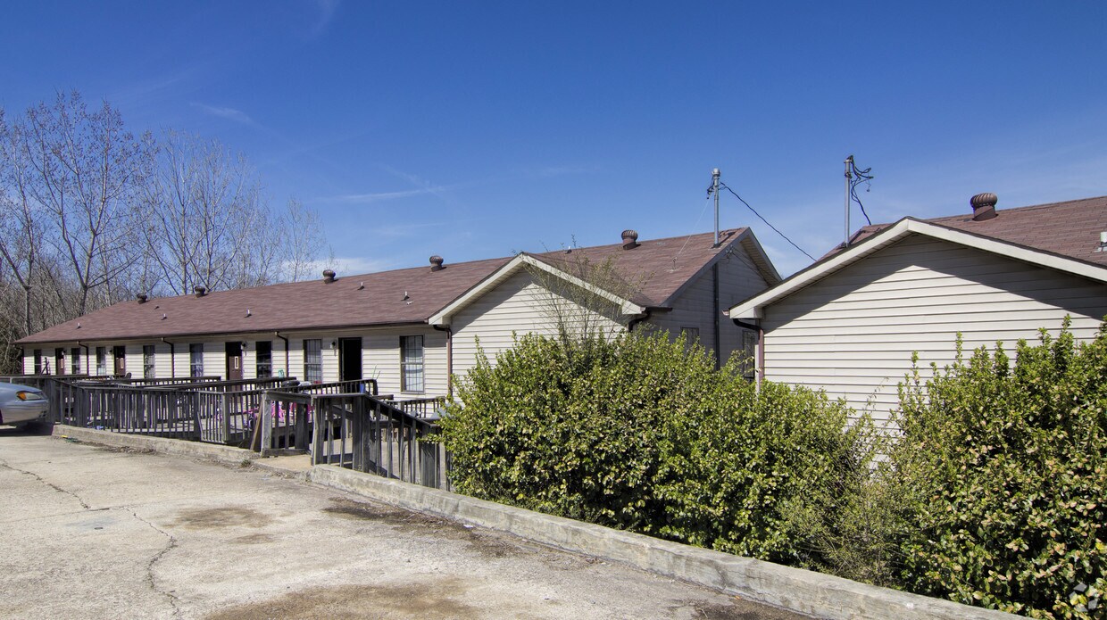 Foto del edificio - 704 Peachers Drive