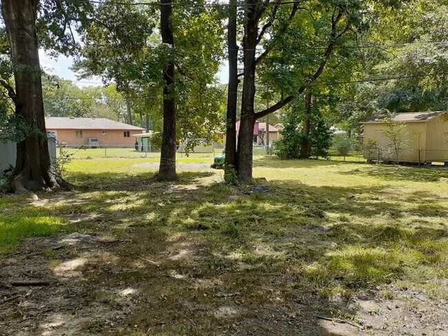 Building Photo - 3/1.5 in Diboll!