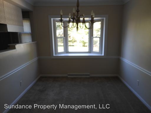 Building Photo - 1494 Clovernoll Dr