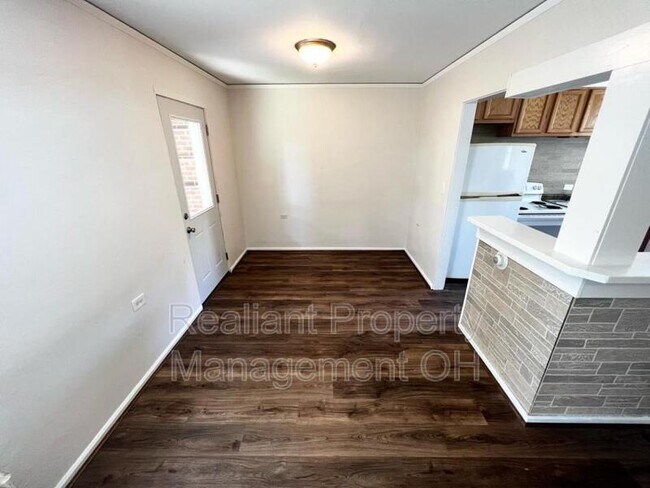 Building Photo - 15 Avenell Ln