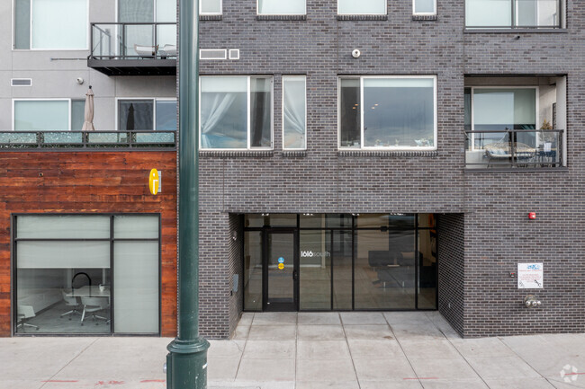 Building Photo - 1616 S Broadway