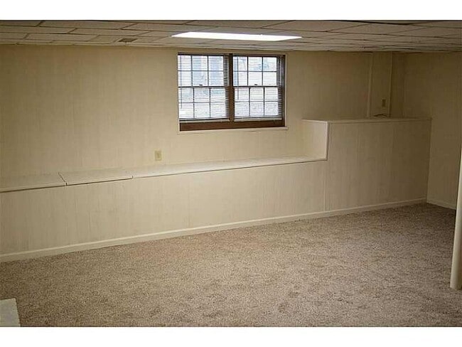 Building Photo - 652 Moselle Dr