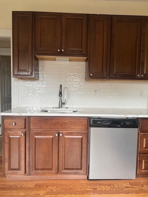 Foto del edificio - 44 Oakwood Ave