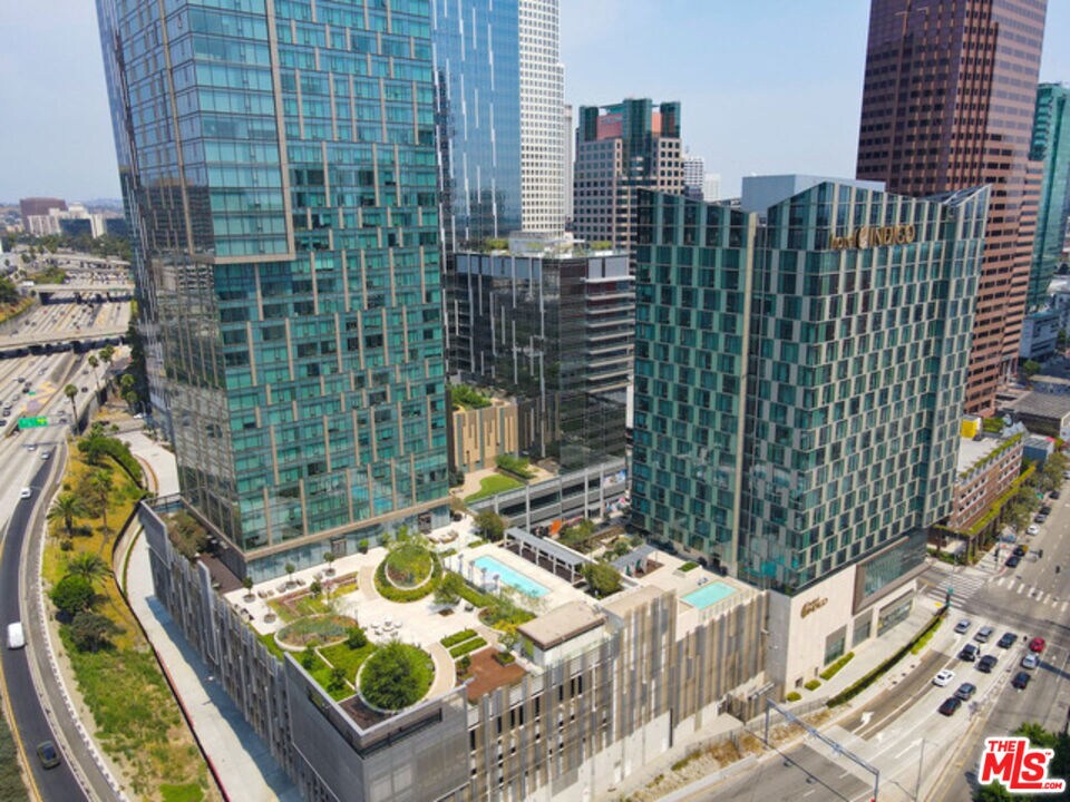 Primary Photo - 889 Francisco St