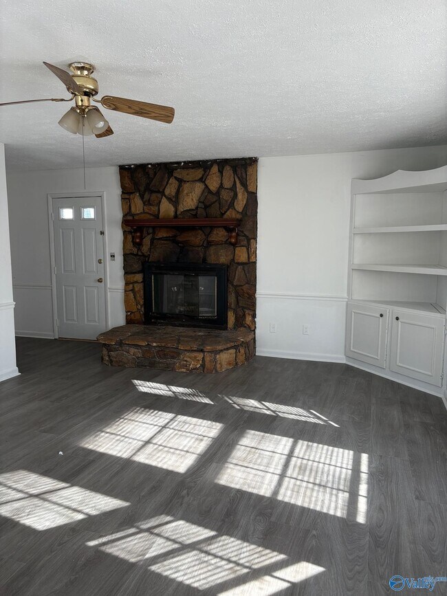 Foto del edificio - 14892 Smith Dr