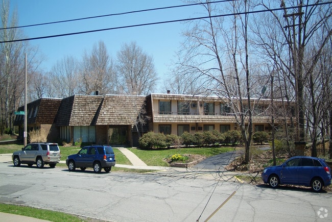 Building Photo - Overlook Arms Apartments