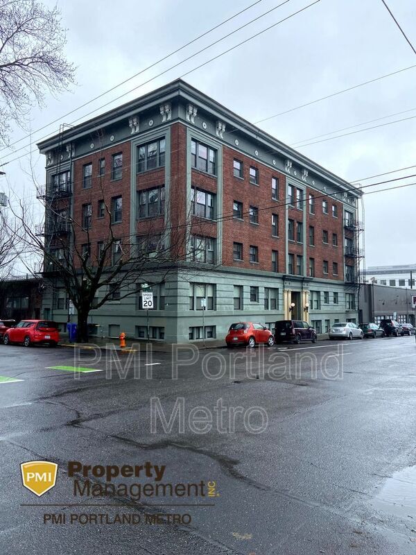 Primary Photo - 1631 NW Everett St