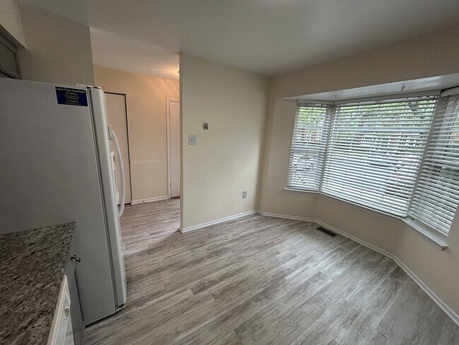 Building Photo - 14820 Ashford Ct
