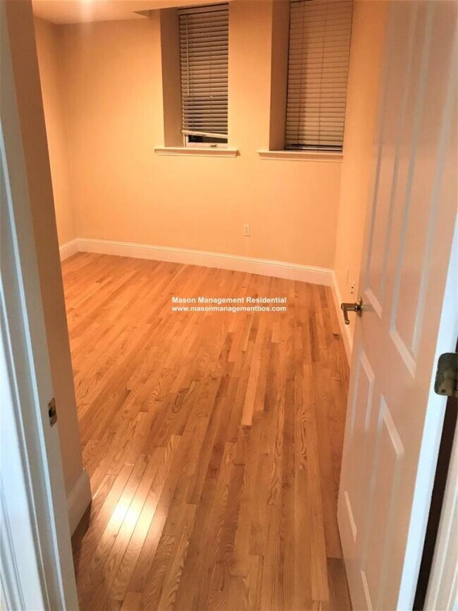 Building Photo - 2 bedroom in Boston MA 02118