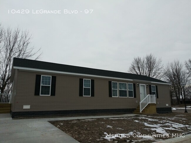 Foto del edificio - 10429 Le Grande Blvd