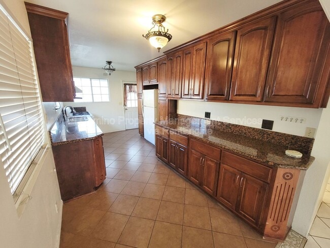 Foto del edificio - 734 Williamson Ave