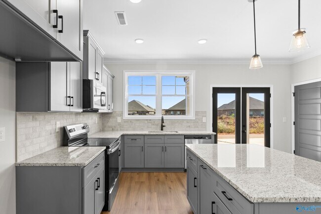 Foto del edificio - 241 Susan Lynn Dr