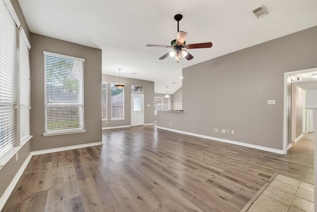 Foto del edificio - 1707 Bonnie Lea Ln