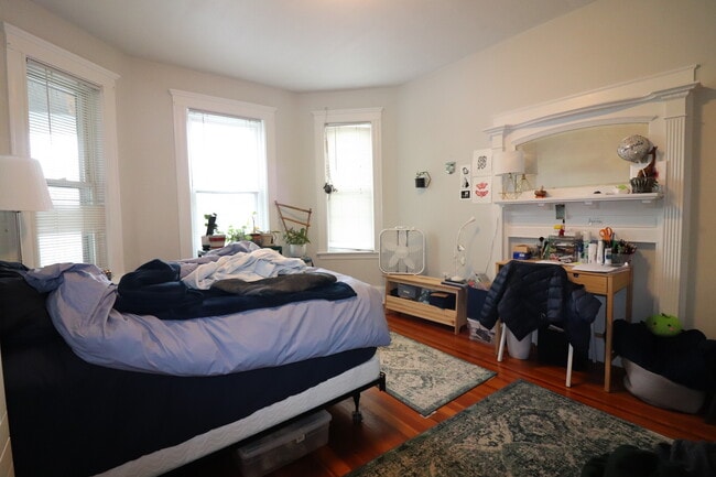 Building Photo - 39 Foster St