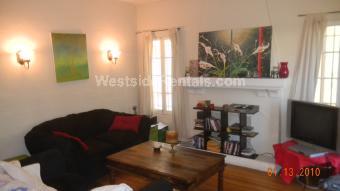 Foto del edificio - 336 1/2 N Sierra Bonita Ave