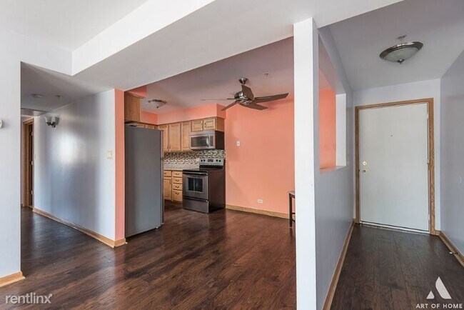 Building Photo - 9401 Melvina Ave
