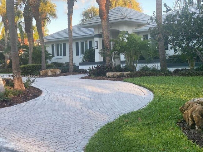 Foto del edificio - 6731 SW 138th St
