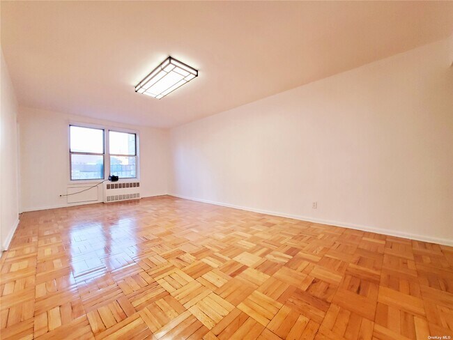 Building Photo - 41-25 Kissena Blvd