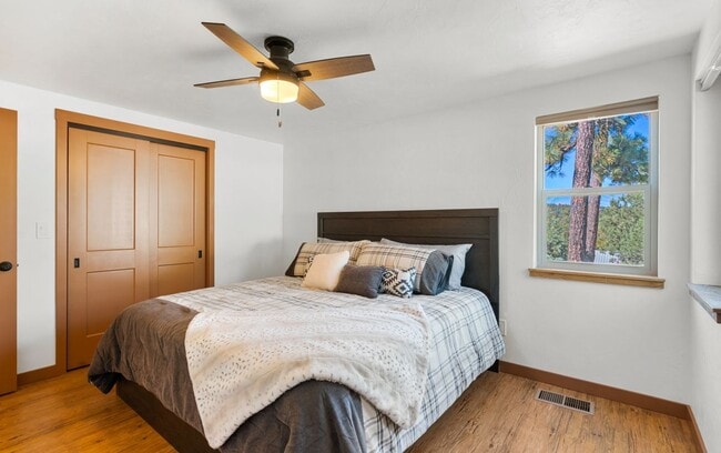 Building Photo - 570 2nd St