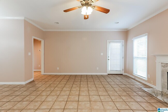 Foto del edificio - 816 Rockhurst Ln