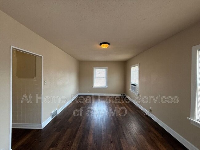 Building Photo - 433-6 E Bear Boulevard