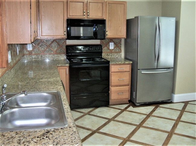 Building Photo - 2500 Spring Creek Dr