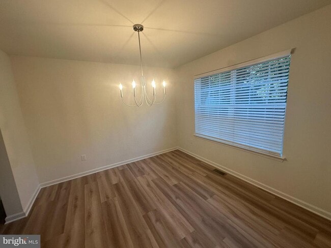 Building Photo - 369 Minck Ave