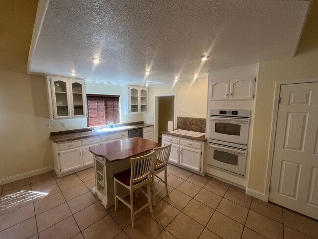 Foto del edificio - 3 Bed 2 Bath House in Bear Valley Springs!