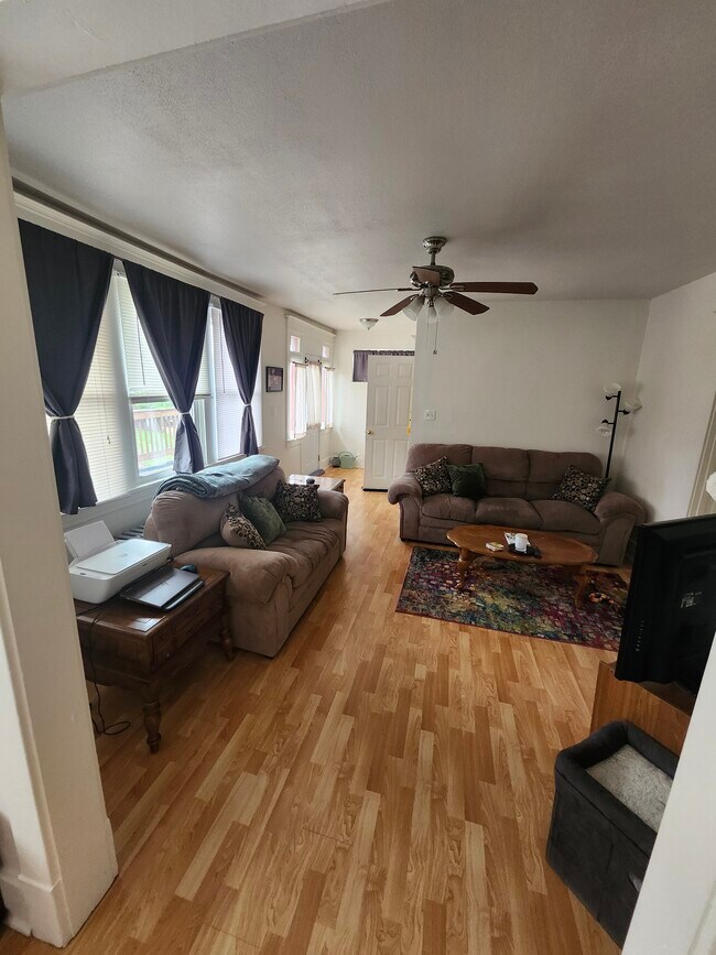 Photo - 725 Bellaire Ave Apartments