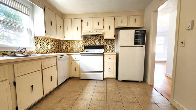 Foto del edificio - 98 Sylvia St