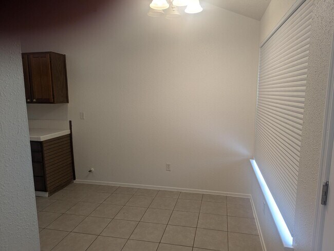 Foto del edificio - 4822 Roserock Ln