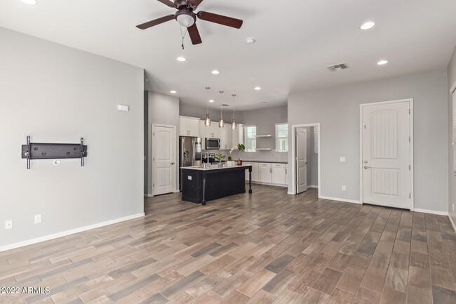 Building Photo - 707 E Boca Raton Rd