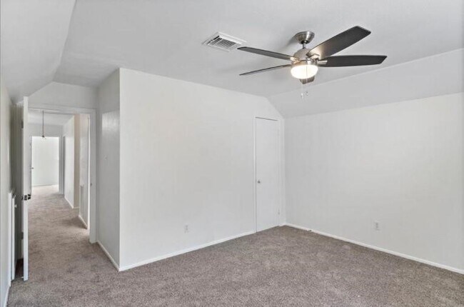 Foto del edificio - 7019 Oak Bough Dr