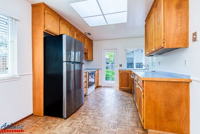 Foto del edificio - Beautiful Home | Attached ADU Suite | Desirable Location