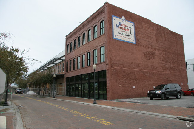Building Photo - The Arlington