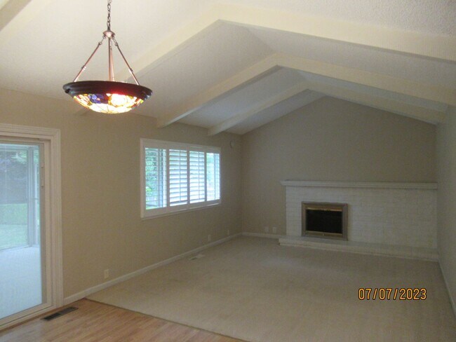 Building Photo - 3 Bedroom - Single Story in Browns Valley