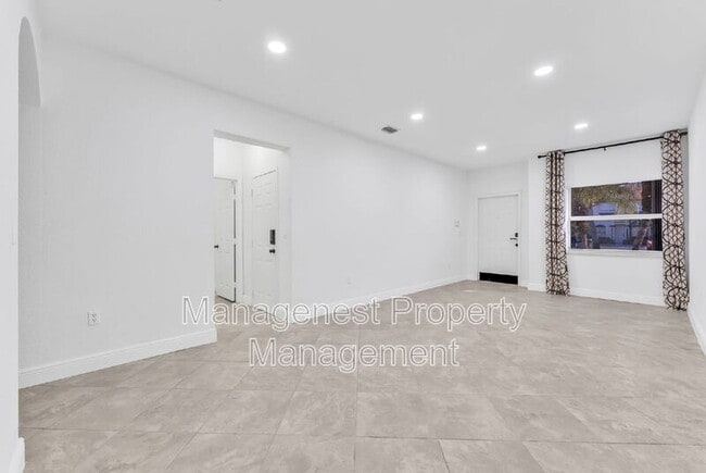 Building Photo - 2214 SE 23rd Ave