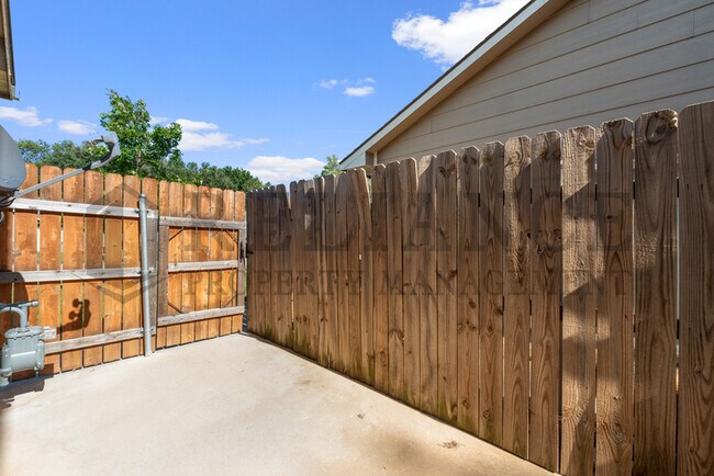 Foto del edificio - 5533 S Victoria St