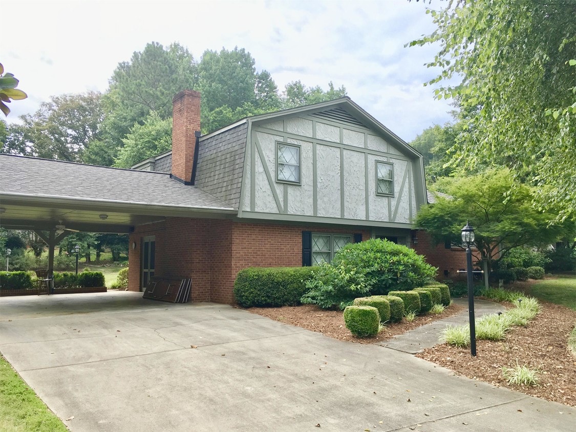 2325 Springvalley Dr, Clemmons, NC 27012 House Rental in Clemmons, NC