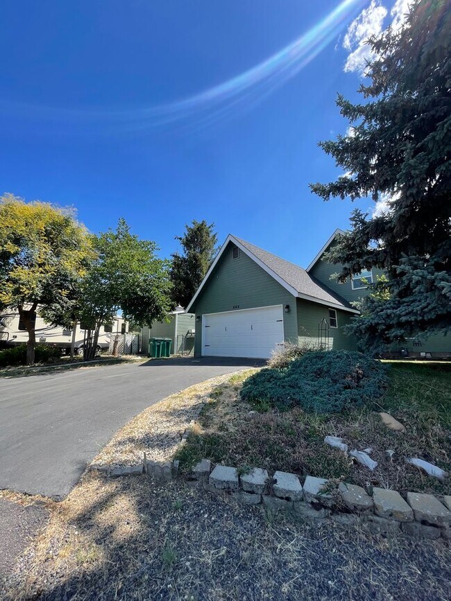 Foto del edificio - Beautiful 3 bed 2 bath - pets allowed! ***...