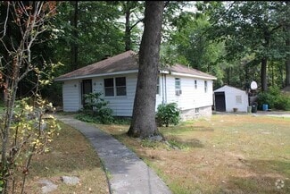 Building Photo - 4 Elm Way