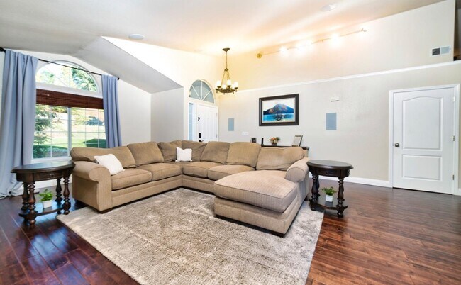 Foto del edificio - 3293 Woedee Dr