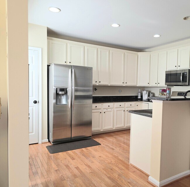 Building Photo - 6182 Toledo Pl