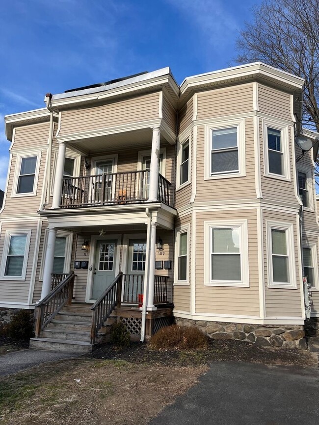 Building Photo - 109-111-111 Chadwick St